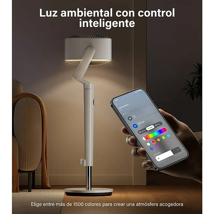 Dreo Ventilador de pie TurboPoly 565S - Blanco, Diámetro: 23 cm, Altura: 94 cm - Una moderna lámpara de pie inteligente blanca con ventilador y luz ambiental RGB, controlada por una app en una sala acogedora.