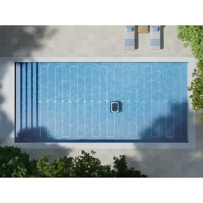Ecovacs Poolroboter Ultramarine P1 - Akkubetrieben, Passend für: Pools bis 180 m² Grundfläche, Filterleistung: 18.200 l/h - Ein Roboter-Poolreiniger säubert einen blauen Pool, sein systematischer Reinigungspfad durch weiße Linien und Pfeile hervorgehoben.
