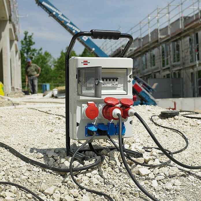 Brennenstuhl Razdelilna omarica prenosna BSV 4  (Dolžina kabla: 2 m, IP44, Bela) | 3332 - CEE Stecker | CBGA - Stecker/Kupplungen | CBG - Stecker, Kupplungen Lampenfassungen | CB - Elektroinstallation | C - Elektro | BAUHAUS