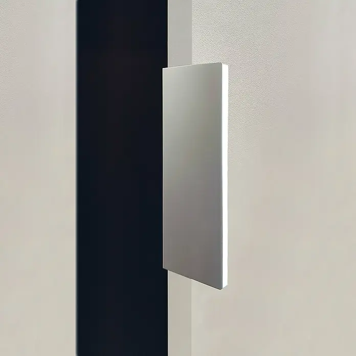 Muebles Pitarch Turín Armario para ropa - L x An x Al: 50 x 120 x 180 cm, Blanco - Luminaria rectangular gris claro con borde iluminado, montada verticalmente.