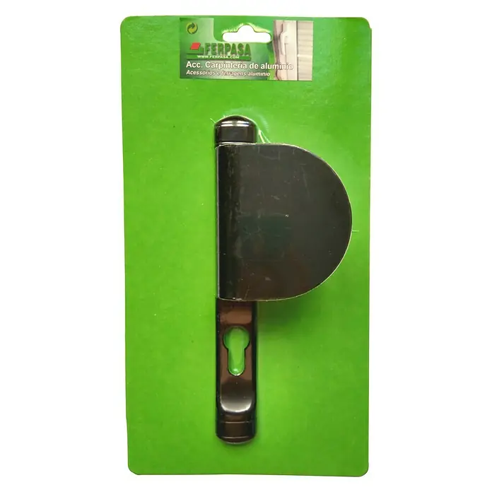 Cerradura para puertas y ventanas 82081 - Negro - Primer plano de un tirador de puerta de aluminio sobre embalaje verde. Perfecto para interiores modernos.