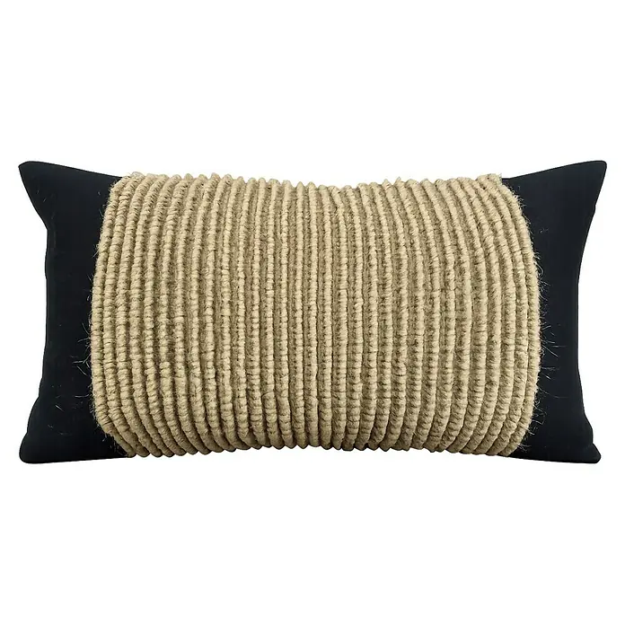 Cojín Yute Canale - 30 x 50 cm, Natural/Negro - Cojín rectangular con extremos de terciopelo negro y una sección central acanalada gruesa beige.
