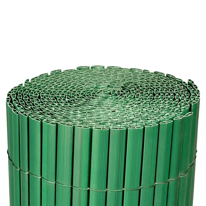 Ocultación Cañizo de PVC ovalado - Verde, 3 x 2 m, PVC - Valla de privacidad verde de plástico enrollada, con lamas verticales atadas y secciones transversales huecas en la parte superior.