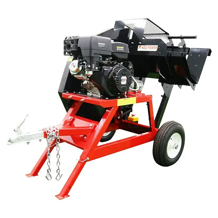 HZC Power Wippkreissäge WP1 - 15 PS, Durchmesser Sägeblatt: 700 mm - Roter und schwarzer Holzhäcksler auf Rädern mit Benzinmotor und Anhängerkupplung.