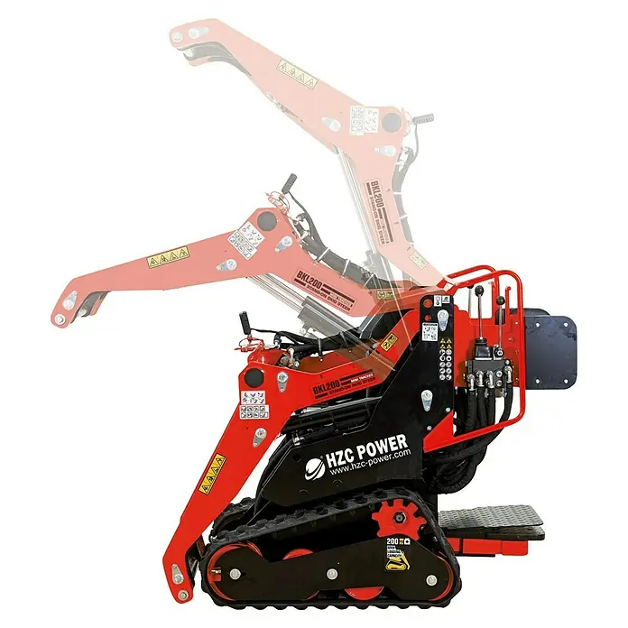 HZC Power Kompaktlader BKL200 - 6,3 kW, Traglast: 200 kg - Roter und schwarzer Mini-Raupen-Stand-on-Skid-Steer-Lader mit Gelenkarmen.