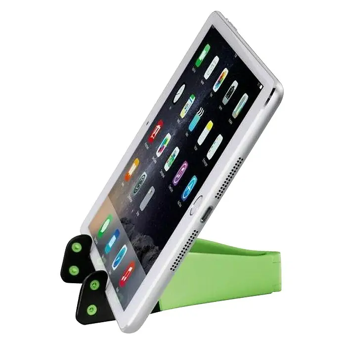 Hama Tablet-Halter - Mehrfarbig, Kunststoff - Ein Tablet-PC, der in einem hellgrünen Ständer mit schwarzen Halterungen steht, die mit grünen Akzenten versehen sind.