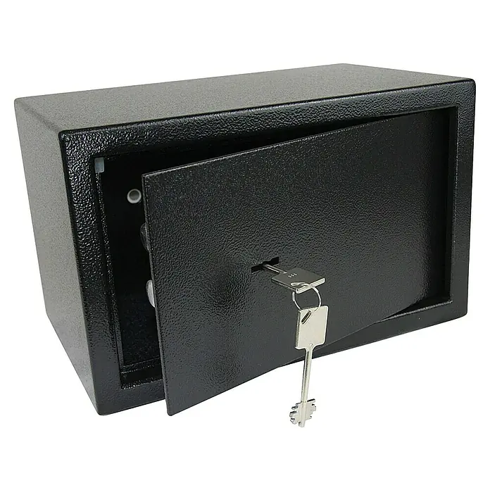 Basi Möbeltresor MT 200 - L x B x H: 200 x 320 x 200 mm, Doppelbart-Hochsicherheitsschloss, Schwarz - Schwarzer Metallsafe mit strukturierter Oberfläche, die Tür leicht geöffnet, Schlüssel im Schloss.