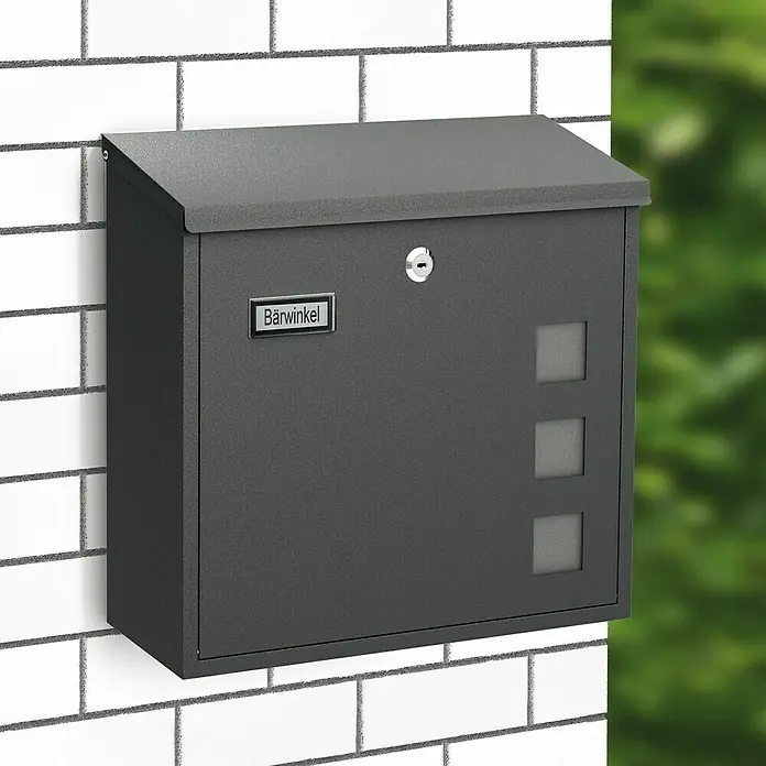 Basi Wandbriefkasten BK 350 M - L x B x H: 11,7 x 34,6 x 33 cm, Anthrazit, Stahl, Namensschild - Dunkelgrauer, strukturierter Wandbriefkasten mit Namensschild, Schloss und drei quadratischen Details.