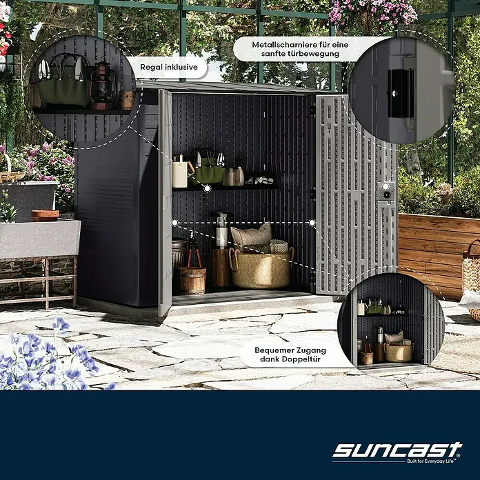 Suncast Geräteschrank - Kunststoff - Dunkelgrauer Gartenschrank mit offener Doppeltür, der ein Innenregal mit Gartengeräten und robuste Metallscharniere zeigt.