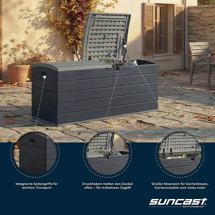 Suncast Kissenbox Harbour Bay - L x B x H: 150 x 61 x 64 cm, Kunststoff, Anthrazit - Dunkelgraue Outdoor-Aufbewahrungsbox mit offenem Deckel im Garten, zeigt Seitengriffe und Gasfedern für einfachen Zugriff und viel Stauraum.