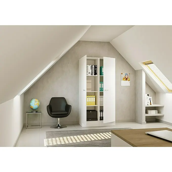 Flex-Well Lucca Hochschrank - B x T x H: 100 x 60 x 200 cm - Weißer Schrank mit offenen Türen, gefüllt mit Büchern und Ordnern, in einem Dachbüro.