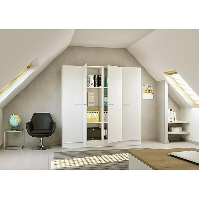 Flex-Well Lucca Hochschrank - B x T x H: 200 x 60 x 200 cm - Weißer Büroschrank mit offenen Fächern und geschlossenen Türen, gefüllt mit Akten und Büchern in einem Dachgeschossbüro.