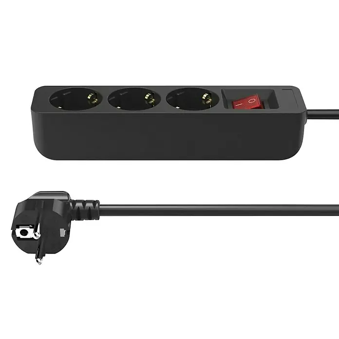 Hama Steckdosenleiste 3-fach 223013 - Kabellänge: 1,4 m - Schwarze Steckdosenleiste mit drei Steckplätzen und rotem Ein/Aus-Schalter, verbunden mit einem schwarzen Netzkabel und gewinkeltem Stecker.