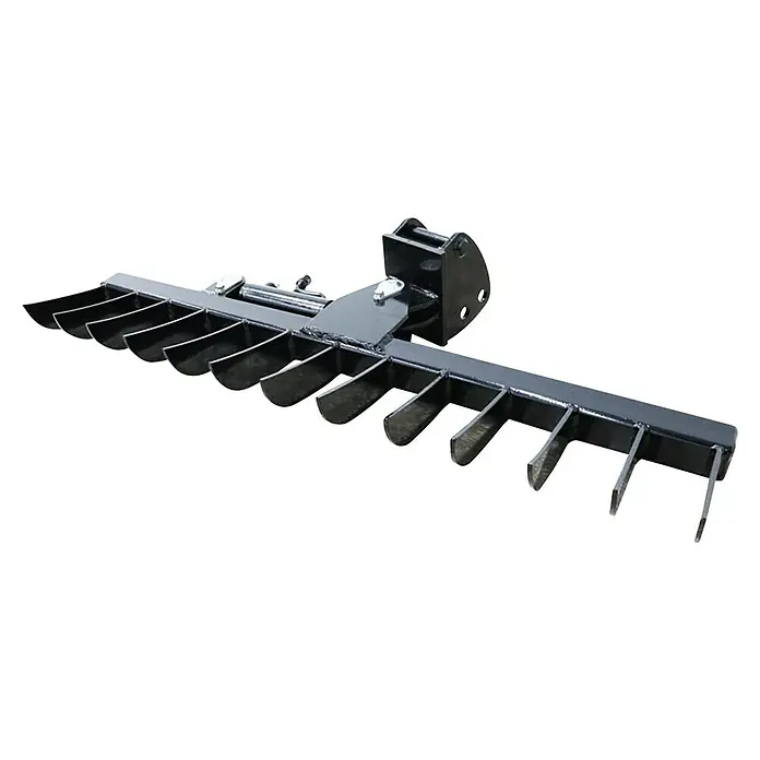 HZC Power Baggerrechen HRE100 - Mit Hydraulik, Passend für: HZC Power Minibagger - Schwarze Metall-Bodenharke mit gebogenen Zinken und Befestigungshalterung.