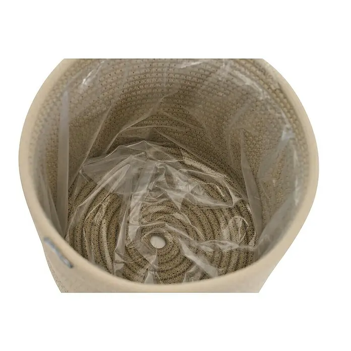 Siena Garden Pflanztopf FIORA - Creme, 1 Stk., Max. Außendurchmesser: 32 cm, Höhe: 30,5 cm - Rund geflochtener, hellbrauner Korb mit Klarsichtfolie ausgekleidet, der einen Spiralboden zeigt.