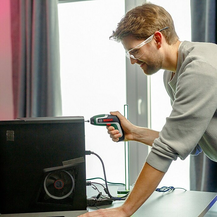 Bosch Akkuschrauber IXO 7 inkl. 32 tlg. Bit-Set (3,6 V, 1 Akku, 2 Ah, 5,5 Nm, Basic) | BAUHAUS