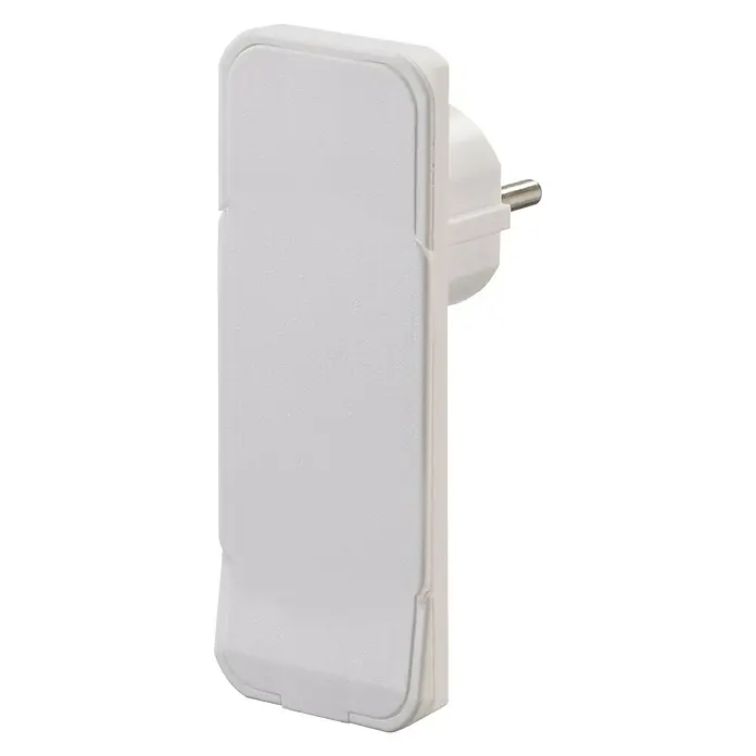 Schuko-Stecker FlatPlug Flachstecker - Weiß, 250 V - Nahaufnahme eines weißen Wandsteckdosen-Adapters. Das Gerät hat einen Eurostecker und eine rechteckige Form.