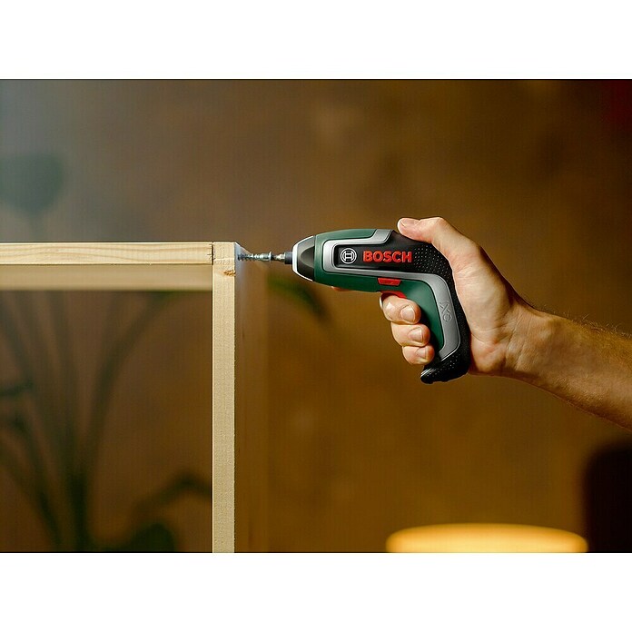 Bosch Akkuschrauber IXO 7 inkl. 32 tlg. Bit-Set (3,6 V, 1 Akku, 2 Ah, 5,5 Nm, Basic) | BAUHAUS