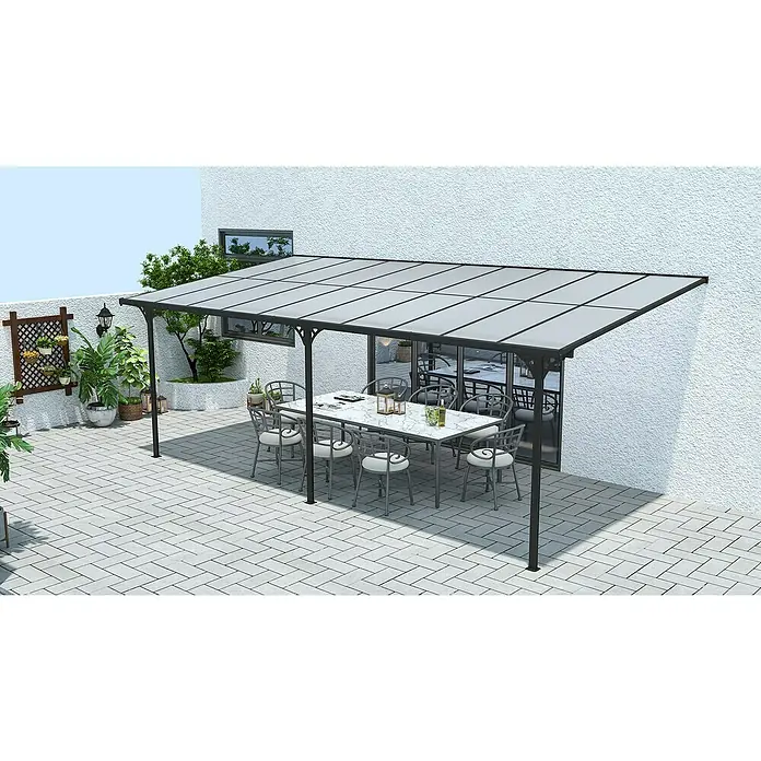 Westmann Terrassenüberdachung Bruce 617 - L x B x H: 300 x 617 x 270 cm, Schwarz - Schwarz gerahmte Terrassenpergola mit transluzentem Dach, spendet Schatten über einer Essgruppe im Freien.