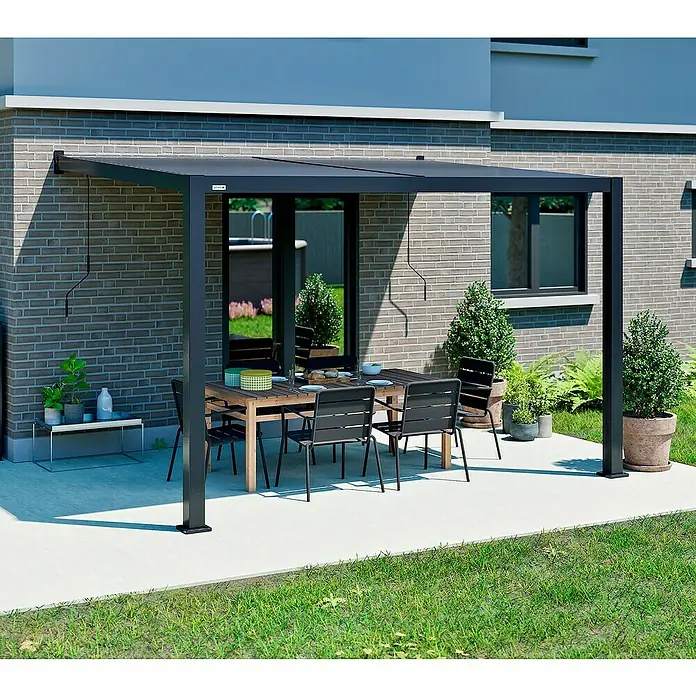 Sojag Terrassenüberdachung Hana - Metall, Schwarz, L x B x H: 305,3 x 399,4 x 270,1 cm - Dunkelgraue Pergola an einem Haus, spendet Schatten für einen Essbereich im Freien.