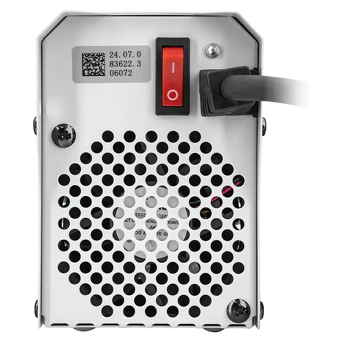 Gys Schweißgerät GYSMI100A - Schweißstrom: 10 A - 100 A, L x B x H: 21 x 13 x 10 cm - Weiße Elektronikgerät-Rückseite mit perforierter Lüftung, rotem Schalter und Netzkabel.