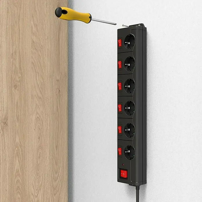 Hama Steckdosenleiste 6+1 Schalter 00223160 - Anzahl Steckdosen: 6 Stück, Kabellänge: 1,4 m, IP20, Schwarz, Ausstattung Kabelverlängerung: Erhöhter Berührungsschutz - Schwarze wandmontierbare Steckdosenleiste mit sechs einzeln schaltbaren Steckdosen, wird montiert.