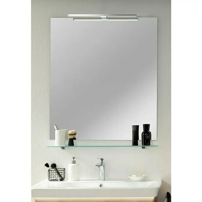 Fackelmann Wandspiegel - B x H: 80 x 90 cm - Rechteckiger Spiegel mit integrierter LED-Lichtleiste, über einem Waschbecken montiert.
