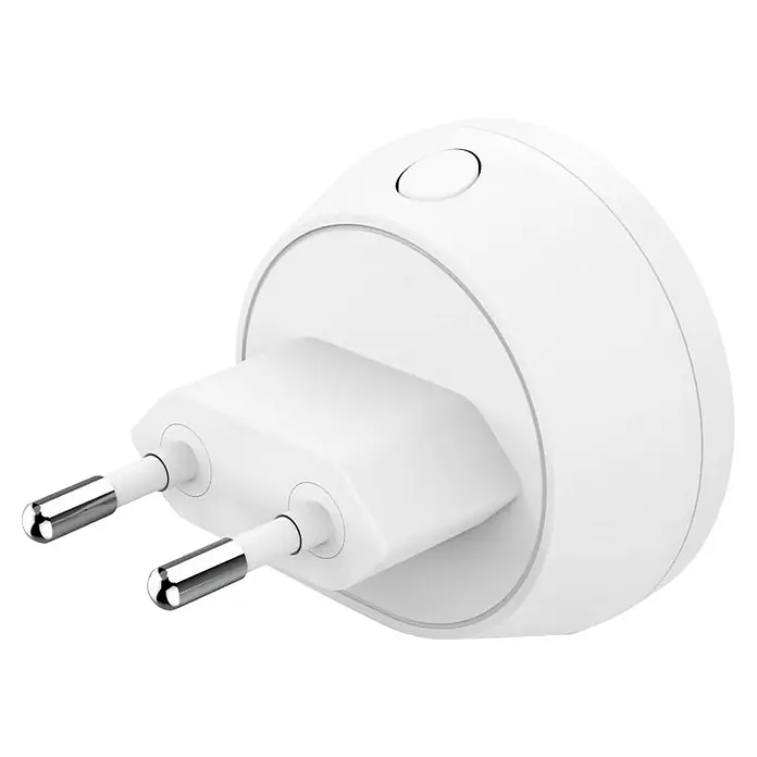 Hama LED-Nachtlicht Cozy 223502 - L x B x H: 4,4 x 6,4 x 2,5 cm - Weißer Smart Plug mit zwei Stiften und einem runden Knopf oben.