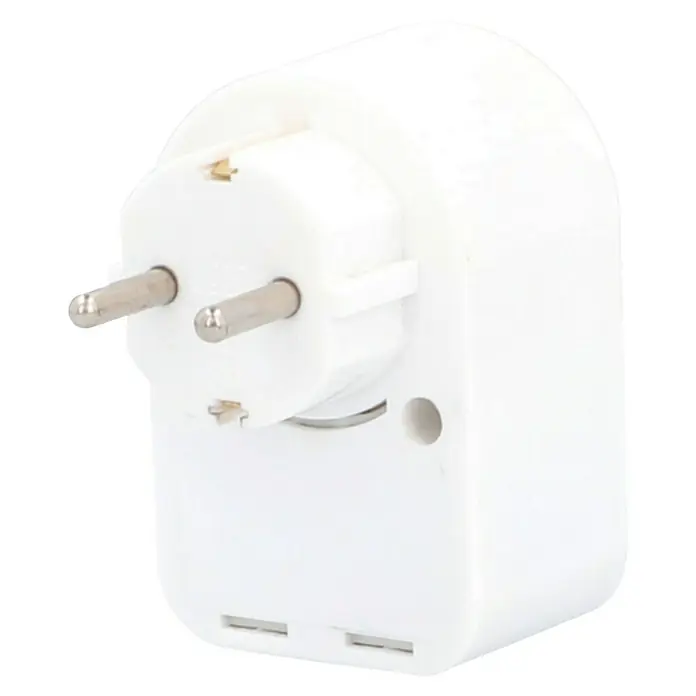 Voltomat Zwischenstecker 1 x USB-A, 2 x USB-C - Weiß, IP20 - Weißer Stromadapter mit zwei runden Stiften, einem Erdungsstift und zwei USB-Anschlüssen.