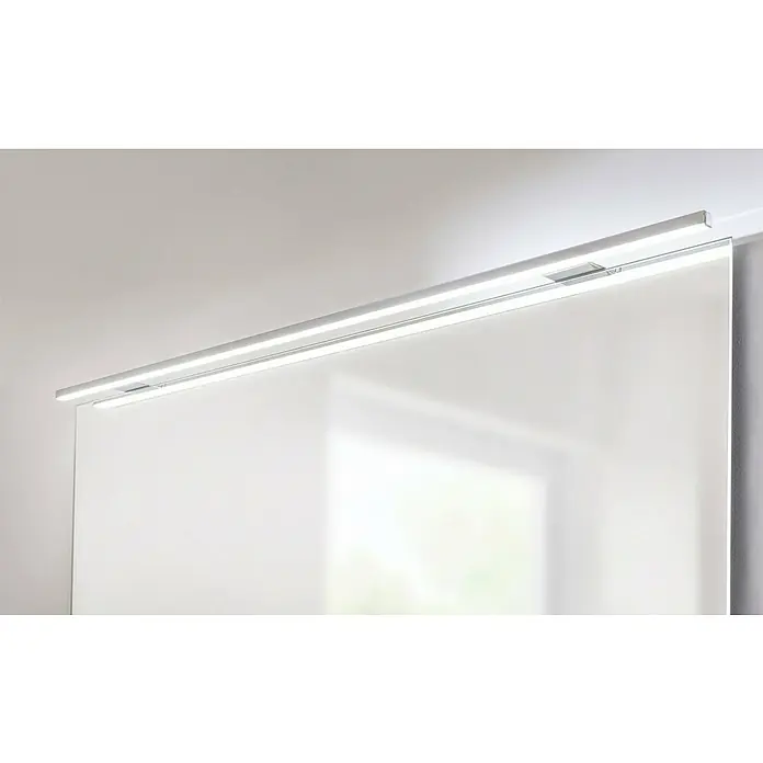 Fackelmann LED-Aufsatzleuchte - 9,4 W, 230 V - Lange, schmale, silberne LED-Spiegelleuchte, über einer reflektierenden Fläche montiert, spendet helles weißes Licht.