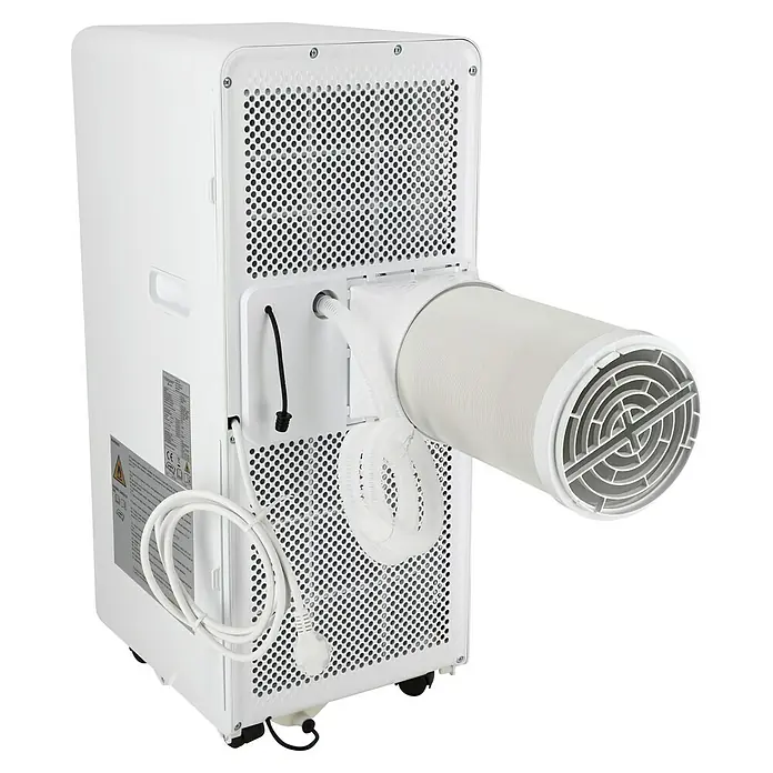 Voltomat Aire acondicionado portátil WiFi Khione I - 2.600 W, Tamaño de la estancia: 18 m² - 32 m², Negro/Blanco - Aire acondicionado portátil blanco, vista trasera, con manguera de escape blanca grande, manguera de drenaje y cable de alimentación. Panel trasero perforado.