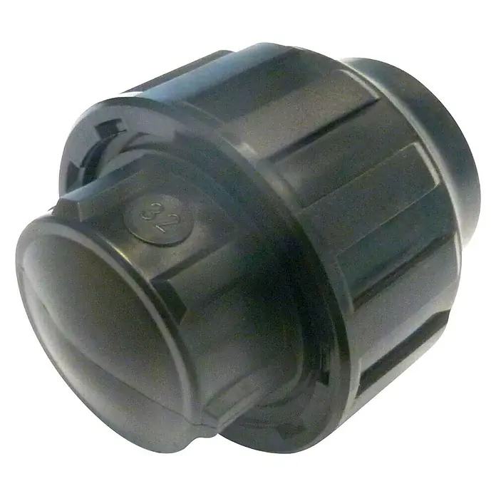 Tapón final tuberías polietileno - Diámetro: 32 mm, Polietileno - Primer plano de un prensaestopas de plástico negro con el número "32" impreso, destacando su diseño detallado y el material.