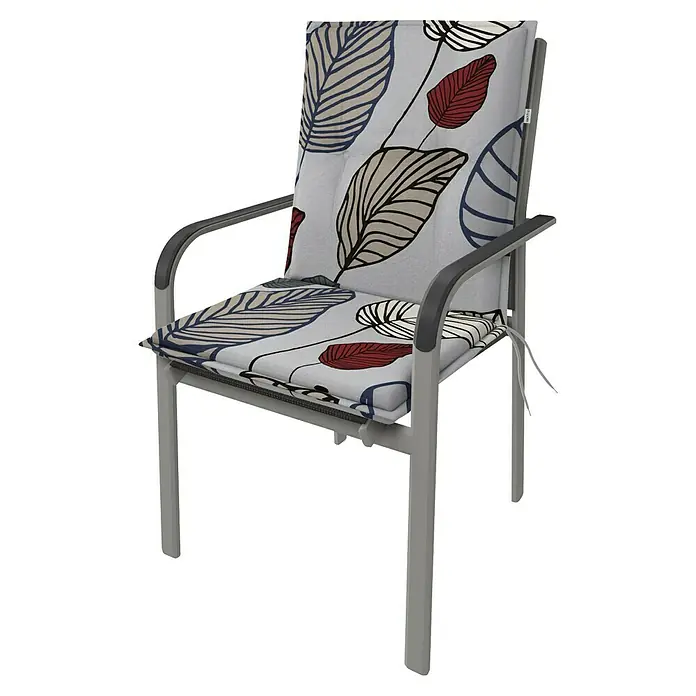 Doppler Sitzauflage Living - Niederlehner, L x B x H: 100 x 48 x 6 cm, Kunststoff, Baumwolle, Grau/Weinrot - Grauer Metallstuhl mit hellgrauem Kissen und roten, blauen und beigen Blattmustern.