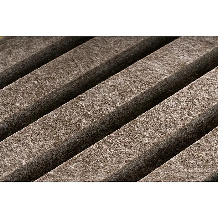 Lautloz Akustikpaneel Coverz - Coffee, 20 x 240 cm, Textil - Bräunlich-graue Faserplatte mit diagonalen, parallelen Rillen, die an Akustik- oder Isoliermaterial erinnert.