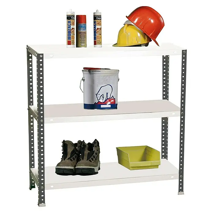 Simonrack Simonclassic Estantería metálica Comfort Mini - Al x An x Pr: 100 x 80 x 30 cm, Capacidad de carga por balda: 100 kg, Número de baldas: 3 ud., Atornillado, Antracita/Blanco - Estantería metálica blanca de tres baldas con cascos de construcción, selladores, lata de pintura, botas de trabajo y un contenedor.