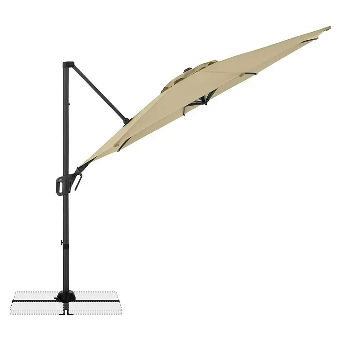 Doppler Ampelschirm rund Life - Sand, Durchmesser Bespannung: 310 cm - Beiger Ampelschirm mit dunkelgrauem Mast und Fuß, für Schatten geneigt.