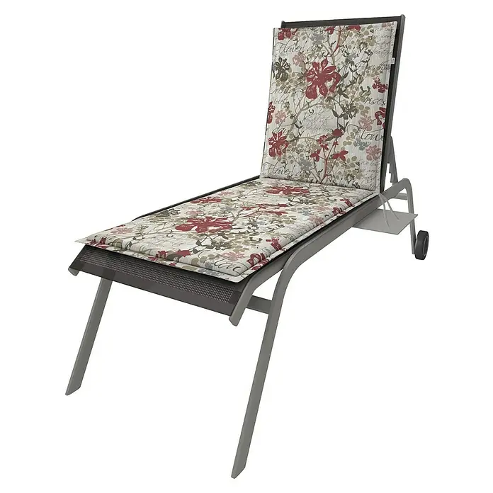 Doppler Liegenauflage Living - L x B x H: 195 x 60 x 6 cm, Kunststoff, Baumwolle, Beige/Weinrot - Graue Gartenliege mit rot-blumigem und textgemustertem Kissen, verstellbarer Rückenlehne und Rädern.