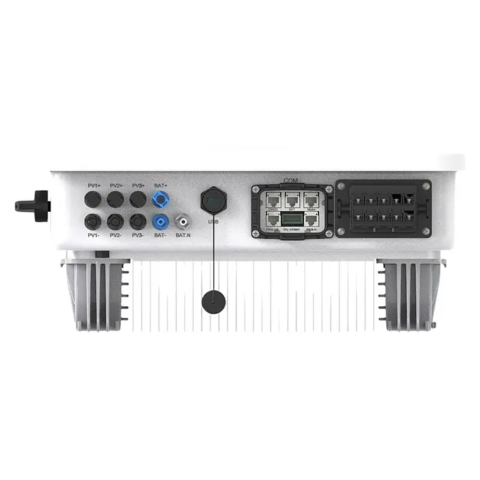 Growatt Wechselrichter MOD 8KTL3-HU - 0% MwSt. (gem. § 12 Abs. 3 UStG) - 8.000 W - Weißer Solarinverter mit PV-, Batterie-, USB- und Kommunikationsanschlüssen auf der Rückseite und Kühlkörpern.