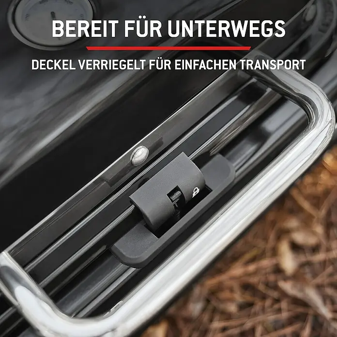 Weber Gasgrill Traveler - Grillfläche (B x T): 63 x 34 cm, 3,8 kW, Anzahl Brenner: 1 Stk. - Nahaufnahme eines schwarzen Grilldeckelgriffs mit Verriegelung, der den Deckel für einfachen Transport sichert.