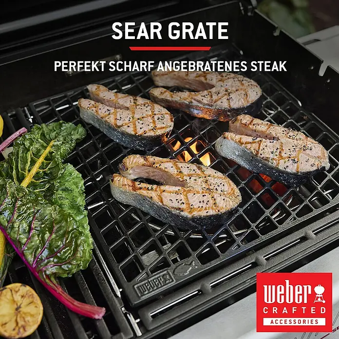 Weber Spirit Gasgrill E-435 - Grillfläche (B x T): 62 x 44 cm, 10,3 kW, Anzahl Brenner: 4 Stk. - Schwarzer Weber Sear Grate aus Gusseisen, auf dem Lachssteaks und Mangold perfekt angebraten werden.