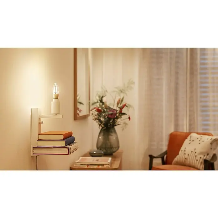 Philips Wiz Smart-LED-Lampe - E14, Dimmbar, Neutralweiß, 370 lm, 4,5 W, 1 Stk. - Weiße Wandleuchte mit sichtbarer Glühbirne und integriertem Regal, das Bücher hält und warme Beleuchtung spendet.