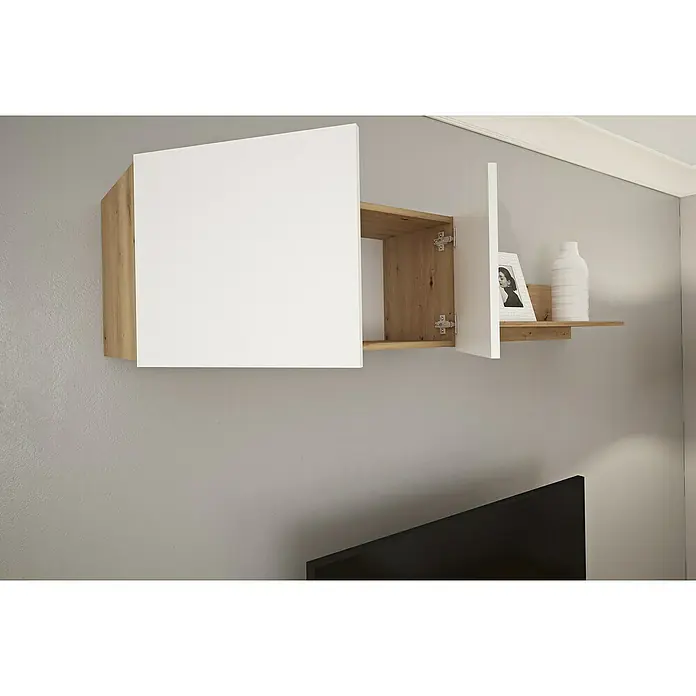 Meka Block Conjunto mueble de salón K-501 - Blanco Soft/Roble Albar, 2 pzs. - Dos armarios de pared blancos y de madera, uno abierto, junto a un estante de madera flotante con decoración sobre un televisor. Almacenamiento moderno.