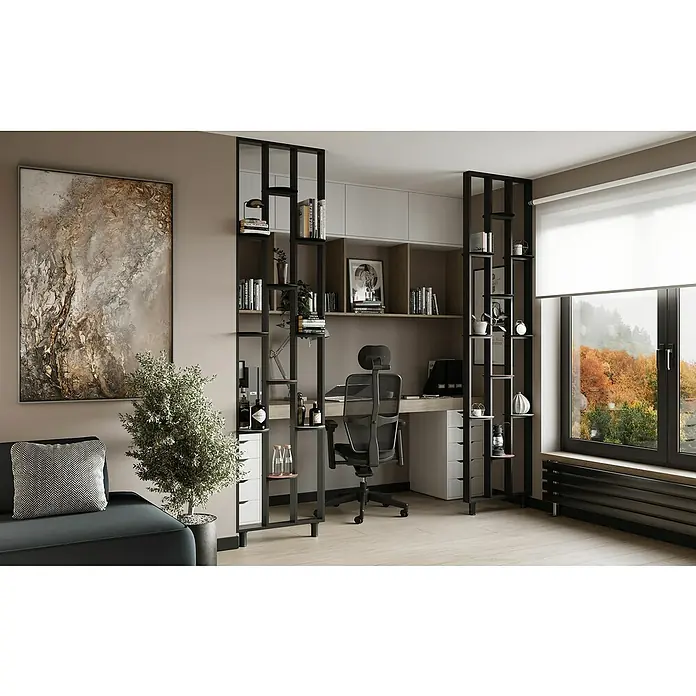 Mixpol Profile Raumteiler Cube Schwarz ARF - 63,4 x 250 cm, Schwarz - Schwarzes Metallregal und Raumteiler in einem Homeoffice, bietet Stauraum und Trennung.