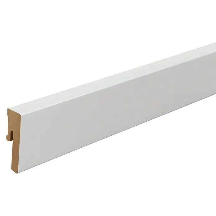Parador Vinylboden Trendtime 6 - Eiche Natural Mix Grau, Schlossdiele, 2.200 x 216 x 9,6 mm - Weiß lackierte Sockelleiste mit Profil und sichtbarer Nut, vermutlich aus MDF.