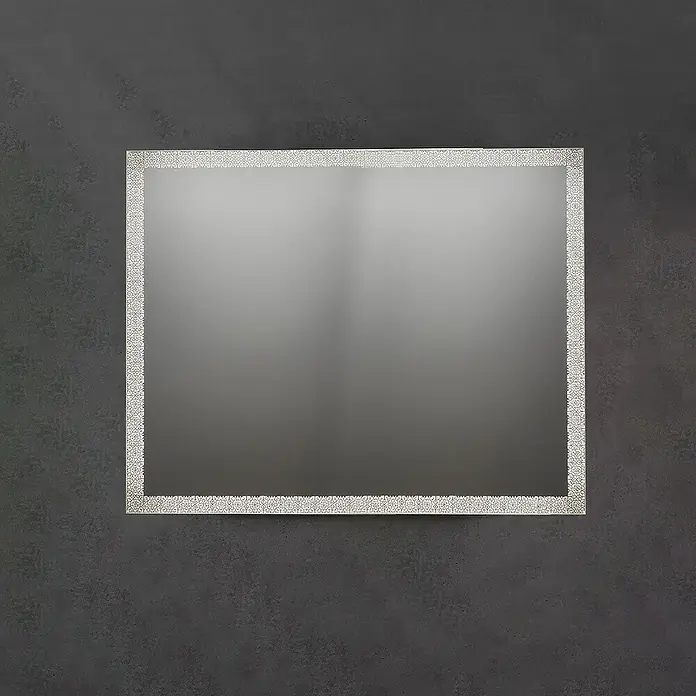 Espejo con luz Alhambra - 100 x 80 cm, Acero - Espejo rectangular iluminado con marco decorativo estampado en una pared gris oscuro.