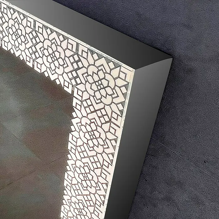 Espejo con luz Alhambra - 100 x 80 cm, Acero - Espejo ornamentado con marco de mosaico geométrico claro y borde exterior oscuro.