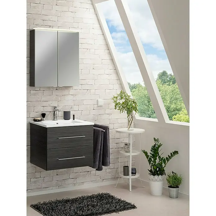 Fackelmann B.perfekt Badmöbel-Set - Gesamtbreite Badmöbel: 62 cm, Darkoak, Matt, Komplettset aus Waschtischunterschrank, Waschtisch und Spiegelschrank - Dunkelgrauer Badschrank mit weißem Waschbecken und passendem Spiegelschrank in einem modernen Badezimmer.