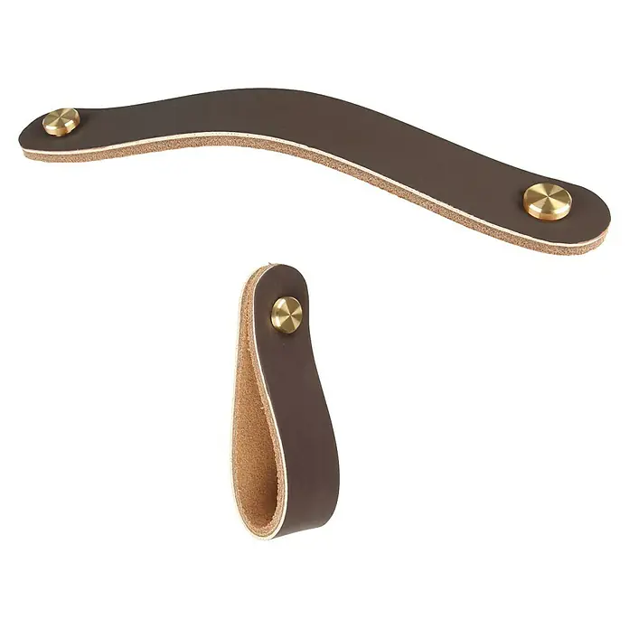 Rei Möbelgriff - Länge: 160 mm, Leder, Creme - Braune Ledergriffe mit Messingbefestigungen, einer flach, einer geschlungen.
