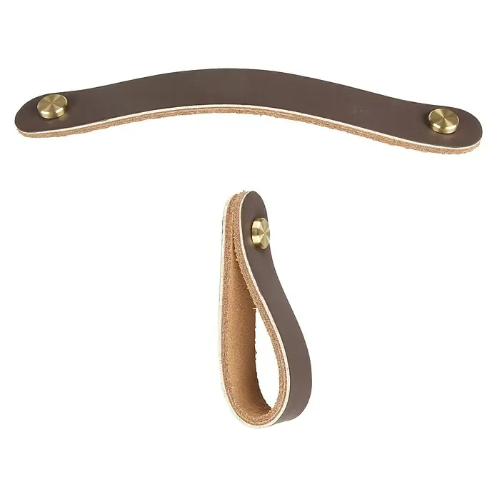 Rei Möbelgriff - Länge: 160 mm, Leder, Creme - Braune Ledergriffe mit Messingnieten, flach und geschlungen dargestellt.
