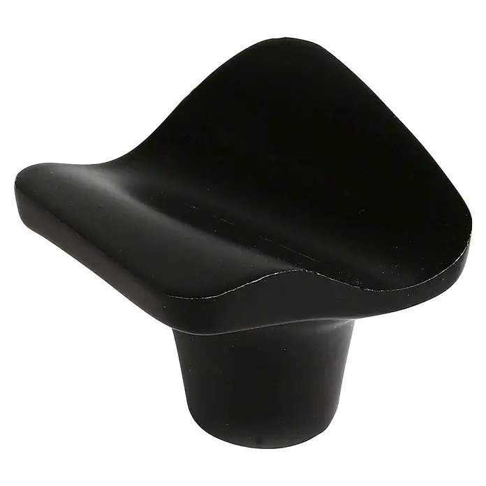 Rei Möbelknopf - Durchmesser: 32 mm, Schwarz - Schwarzer, unregelmäßig geformter Knopf mit glatter, gewölbter Oberseite und zylindrischer Basis.